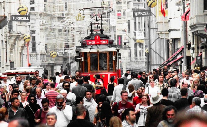 Crowded street in Istanbul.